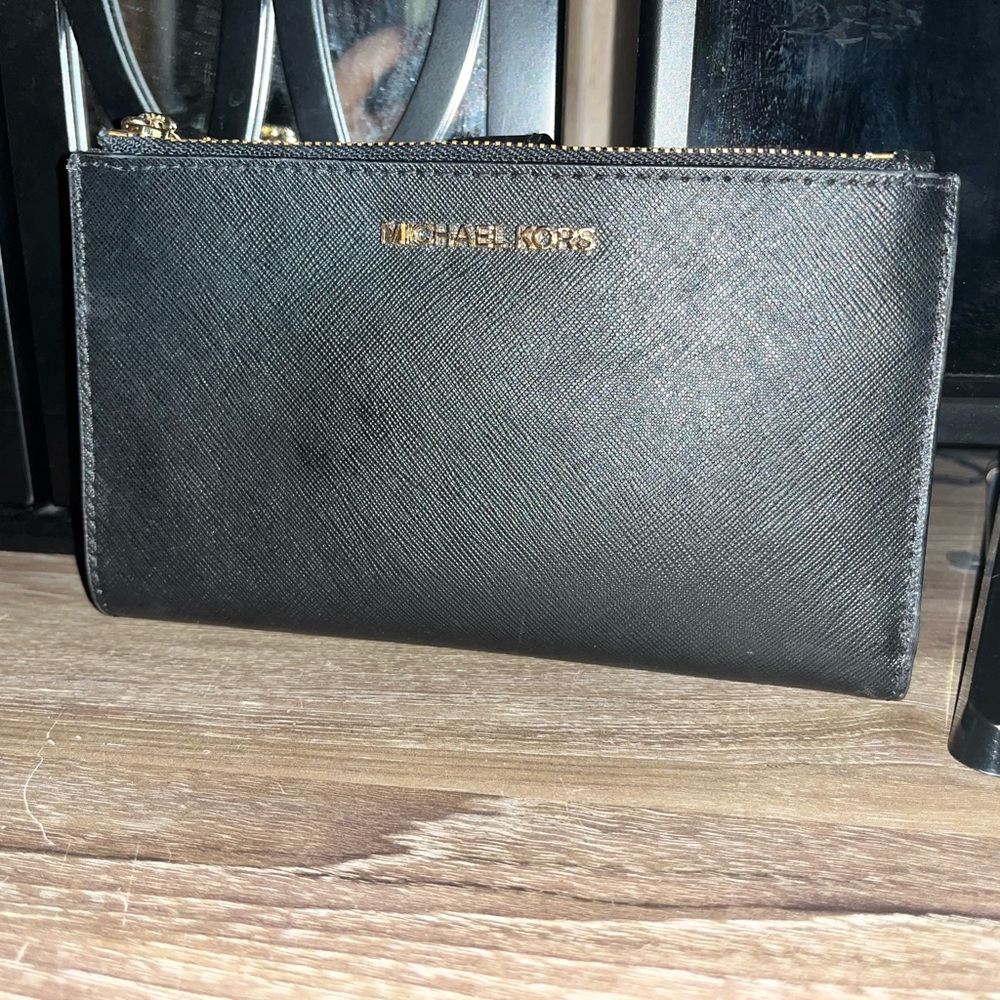 Michael kors black wallet